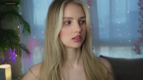 Adeline online show from January 20, 8:41 am