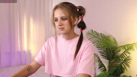 LilLisa online show from September 12, 11:50 am