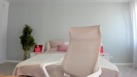 Kira online show from October 10, 5:56 am