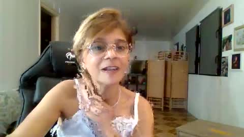 francelune online show from November 18, 3:13 pm