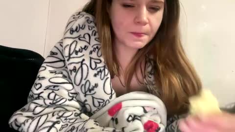 francescafey online show from February 5, 8:11 am