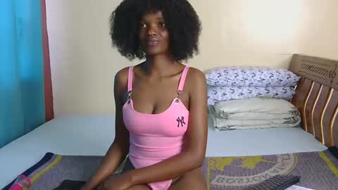 Nessa-Independent model online show from December 29, 8:33 am