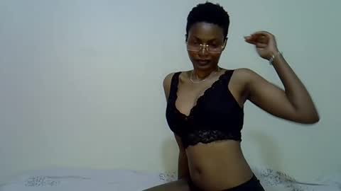 mia  online show from January 14, 8:03 pm