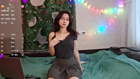 Mia online show from March 2, 1:51 pm