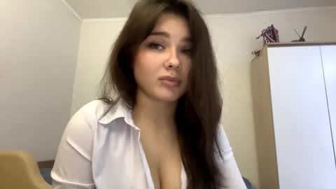 Jenny online show from March 4, 2:12 pm