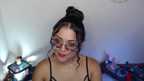 freyarouge online show from June 12, 8:06 pm