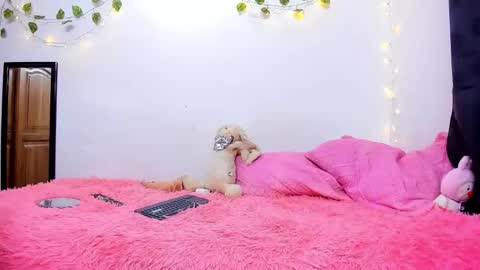 Freyja Rouse online show from November 9, 1:45 am