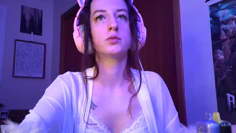 FreyaTheGemini online show from January 6, 4:04 am