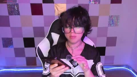 frida_lassi_ online show from March 28, 11:14 pm