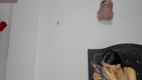 Frida online show from December 4, 2:26 pm