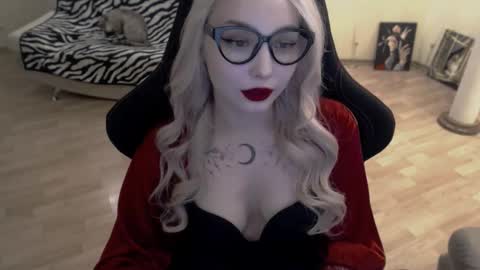 Lilith online show from November 10, 11:38 am