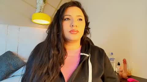 frreeya online show from February 26, 8:19 pm