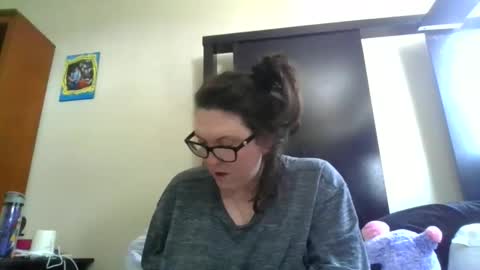 fuzzypeaches87 online show from March 3, 3:40 pm