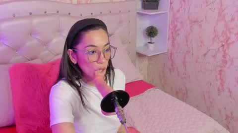 gabbieskinny online show from November 18, 4:41 pm