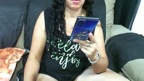 gaby  layla online show from February 3, 1:52 am