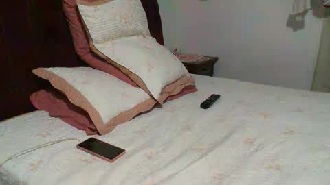 gaby  layla online show from January 17, 1:13 am