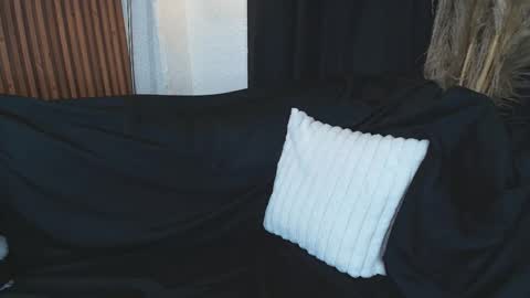   online show from January 13, 4:18 am