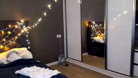 My name Lou 3 online show from December 16, 7:25 am