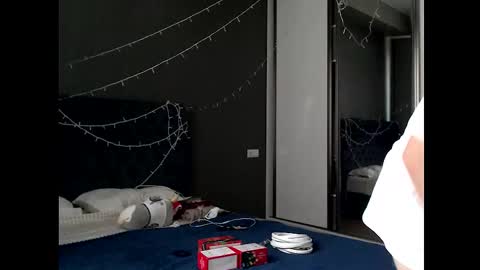 My name Lou 3 online show from December 2, 5:53 am