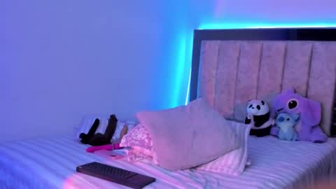 gatecharlotte_ online show from September 16, 8:11 am