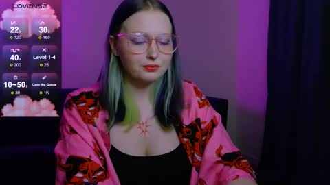 Vi online show from November 12, 8:40 pm