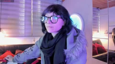 Allison  online show from March 24, 8:25 pm