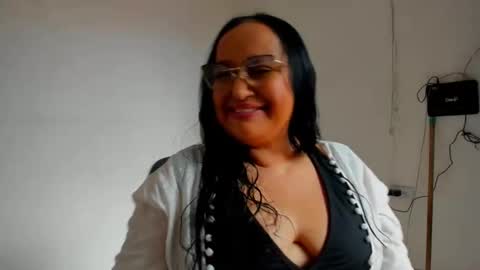 nahomi online show from March 6, 9:31 pm