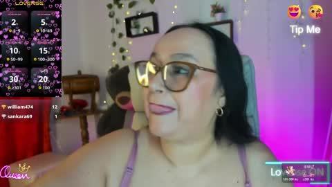 nahomi online show from April 8, 11:51 pm