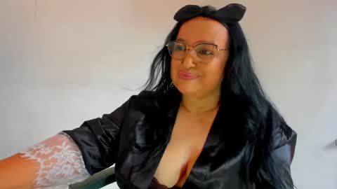 nahomi online show from March 12, 3:40 pm