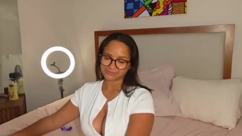 Gianella  online show from May 13, 3:01 am