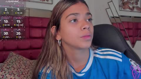 Gia  online show from April 7, 6:32 pm