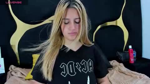 GiaRoussel online show from February 27, 5:02 pm