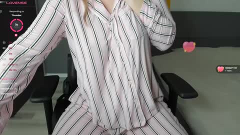 gigihadd online show from February 2, 1:08 pm