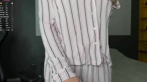 gigihadd online show from September 27, 12:23 pm