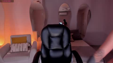 GIGI online show from December 8, 11:51 pm