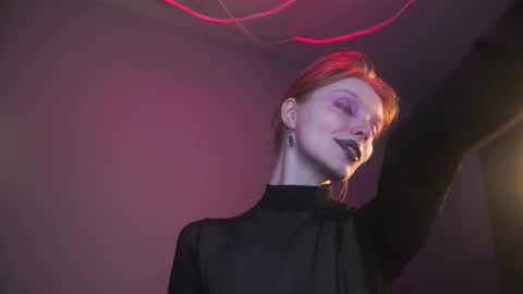        im expecting 350 thumbs up on my altar   online show from September 14, 10:29 pm