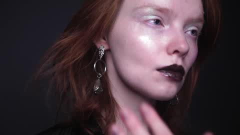        im expecting 350 thumbs up on my altar   online show from January 7, 10:08 pm