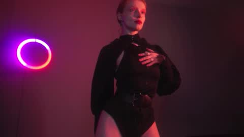        im expecting 350 thumbs up on my altar   online show from September 10, 10:21 pm