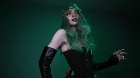        im expecting 350 thumbs up on my altar   online show from March 24, 10:26 pm