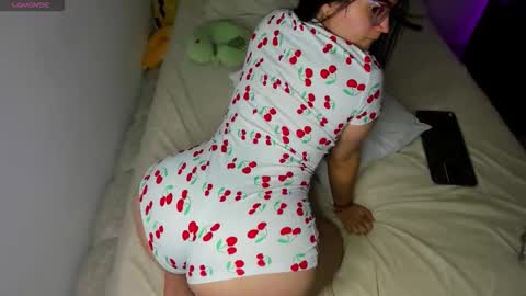 Sophie online show from January 6, 3:21 am