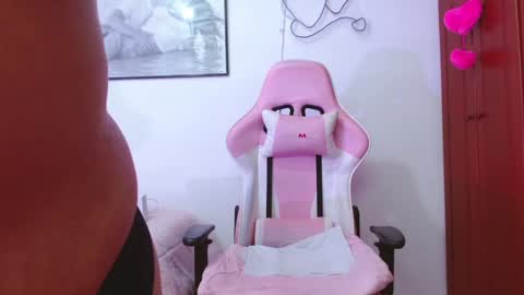 giorgina_montiere online show from December 11, 9:23 pm