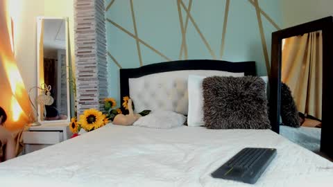 Girasol Walton online show from January 27, 9:00 pm