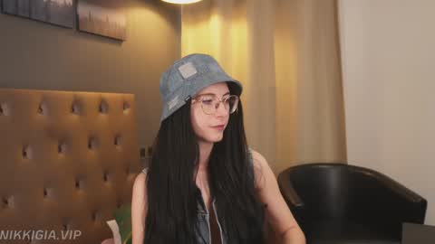 Nikki online show from November 30, 12:53 pm