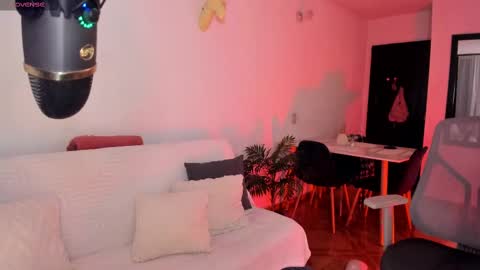 girl_inline online show from September 17, 12:08 am