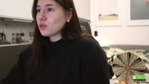 Kristin  online show from November 14, 5:35 pm