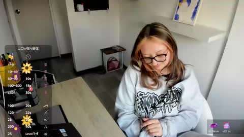 Maze    Thumbs up online show from November 7, 9:53 pm