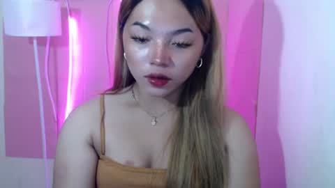 Rhaine online show from March 10, 3:01 am