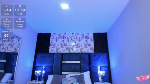     online show from November 25, 10:28 am