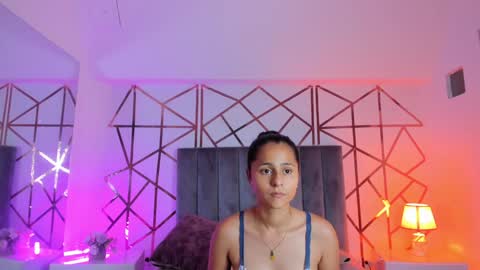 GISELLE ROLDAN online show from January 15, 12:04 pm