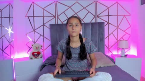 GISELLE ROLDAN online show from January 30, 11:44 am